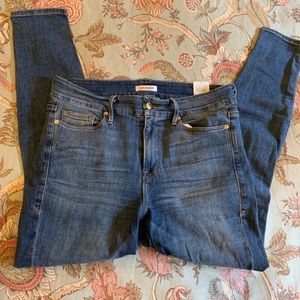 Good American Good Legs Skinny Jeans